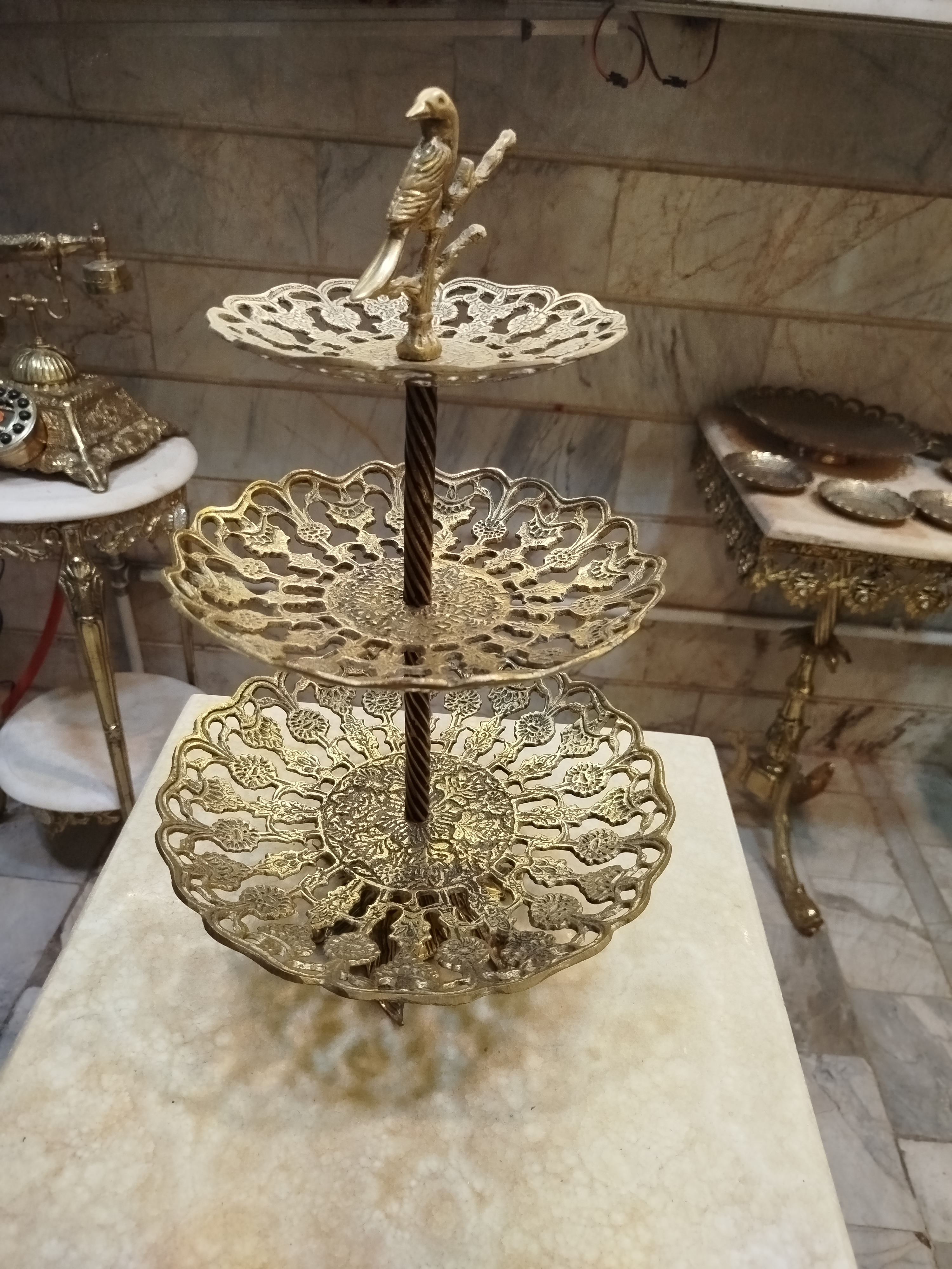 ساعت ها میشود به این کار خیره ماند